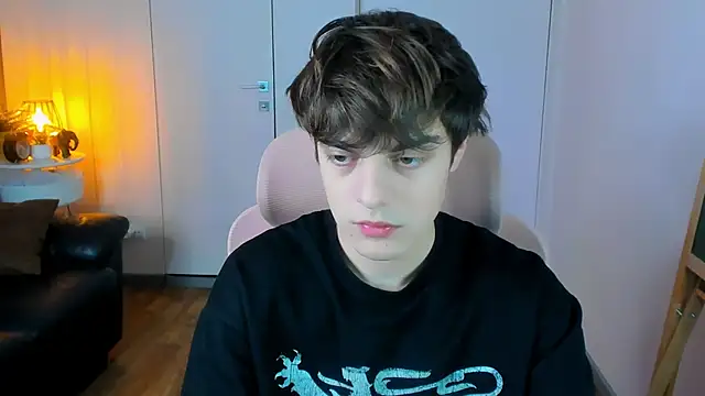 MaxVibee online show from 9, 3, 2026