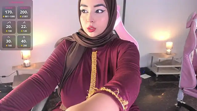 Snapshot of ThanaSaadii chatting on 8, 5, 2026 ThanaSaadii online show from 8, 5, 2026