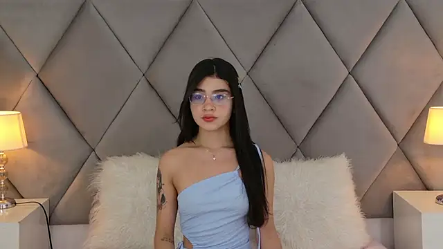 OliviaDiaz online show from 7, 5, 2026
