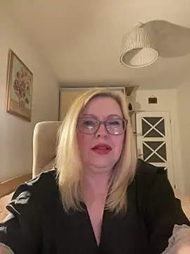 JanieLight53 online show from 9, 5, 2026