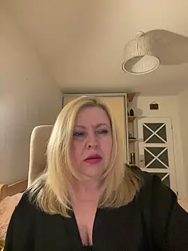 JanieLight53 online show from 17, 6, 2026