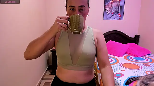sara florez12 online show from 25, 5, 2026