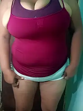 latina bigtitss online show from 1, 5, 2026