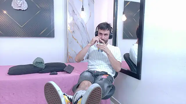 KingOfTemptation online show from 25, 6, 2026