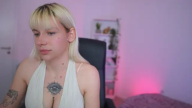 NadiaTiger18 online show from 16, 3, 2026