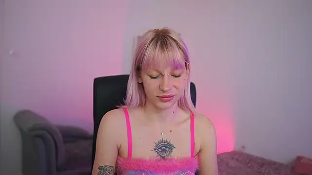 NadiaTiger18 online show from 20, 3, 2026