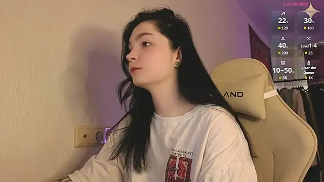 Luna Moon13 online show from 10, 4, 2026