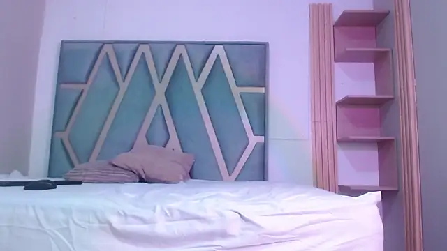 EBONY LOVEE  online show from 12, 3, 2026