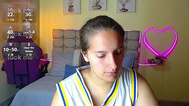 Snapshot of Sharon_makelove chatting on 9, 8, 2026 Sharon makelove online show from 9, 8, 2026