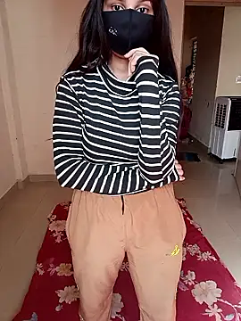 Divya3107 online show from 7, 6, 2026
