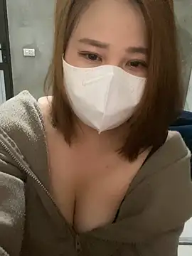 Snapshot of qczb1012 chatting on 22, 3, 2026 qczb1012 online show from 22, 3, 2026