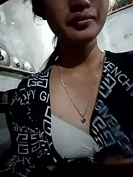 Snapshot of Rosie-LoveU chatting on 21, 3, 2026 Rosie-LoveU online show from 21, 3, 2026