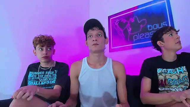 Snapshot of Desire_Boys1 chatting on 9, 3, 2026 Desire Boys1 online show from 9, 3, 2026