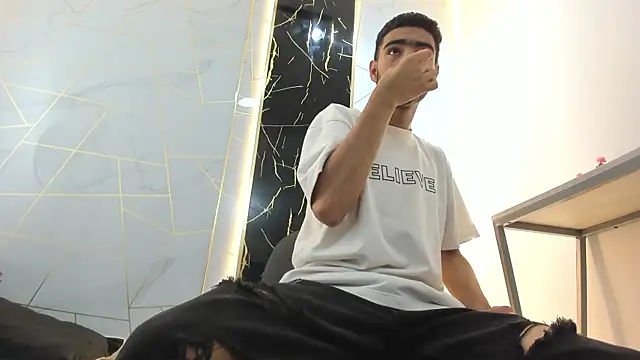 Snapshot of Valentin_Lux chatting on 14, 3, 2026 Valentin Lux online show from 14, 3, 2026