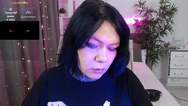 Qwerty Anna Lbo online show from 10, 3, 2026