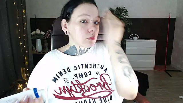 Qwerty Anna Lbo online show from 14, 3, 2026