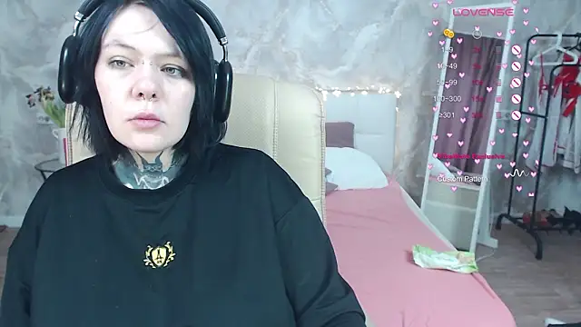 Qwerty Anna Lbo online show from 15, 3, 2026