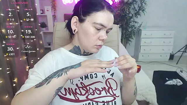 Qwerty Anna Lbo online show from 16, 3, 2026