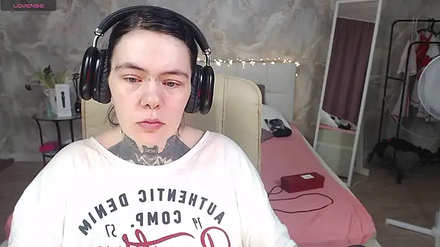 Qwerty Anna Lbo online show from 19, 3, 2026