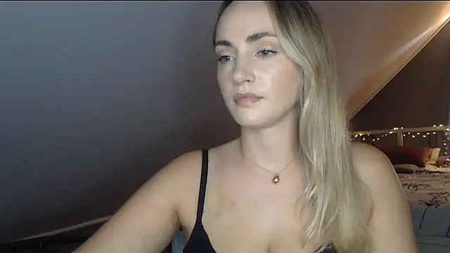 ScarlettSensitive online show from 6, 8, 2026
