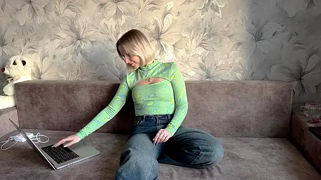 Snapshot of RebbecaBabe chatting on 14, 3, 2026 RebbecaBabe online show from 14, 3, 2026