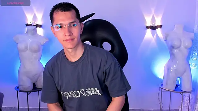 Snapshot of MilanDavid1 chatting on 16, 3, 2026 MilanDavid1 online show from 16, 3, 2026