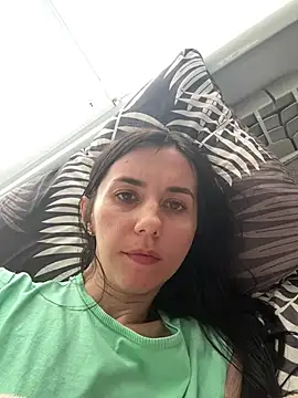 Oliviyaa kiss  online show from 16, 3, 2026