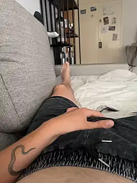 curvedlongdick online show from 27, 6, 2026