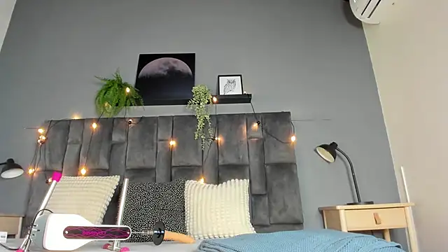 Meganlove   online show from 4, 7, 2026