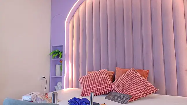 Meganlove   online show from 14, 7, 2026