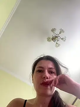 Cutee Erika online show from 4, 7, 2026