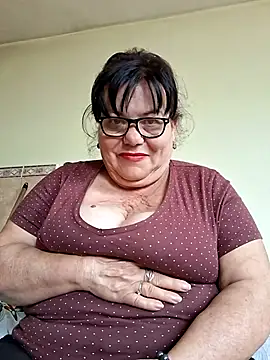 Snapshot of HotMilf80 chatting on 19, 3, 2026 HotMilf80 online show from 19, 3, 2026