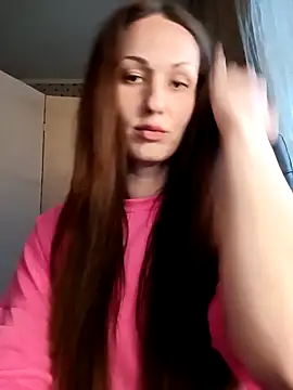 LunaCrystall online show from 2, 4, 2026