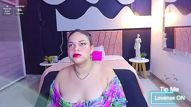 scarlettt  joness online show from 1, 5, 2026