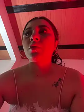 Snapshot of Nahomy-Benett chatting on 19, 3, 2026 Nahomy-Benett online show from 19, 3, 2026