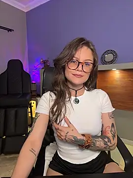 Tallulah Kinky online show from 8, 5, 2026