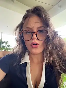 Snapshot of Tallulah_Kinky chatting on 15, 6, 2026 Tallulah Kinky online show from 15, 6, 2026