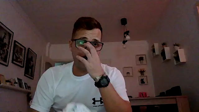 Snapshot of yanick931 chatting on 9, 5, 2026 yanick931 online show from 9, 5, 2026