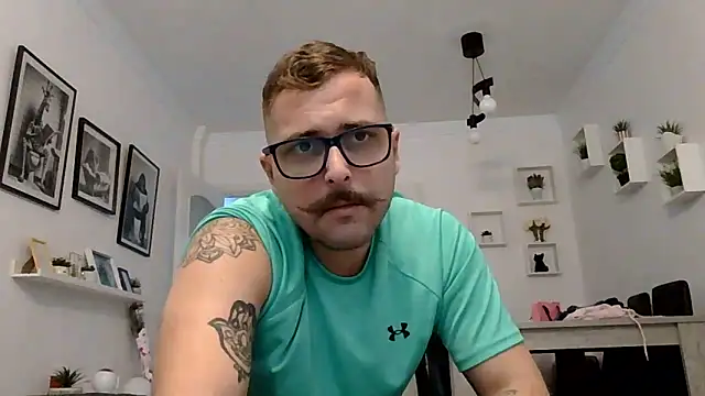 Snapshot of yanick931 chatting on 13, 5, 2026 yanick931 online show from 13, 5, 2026