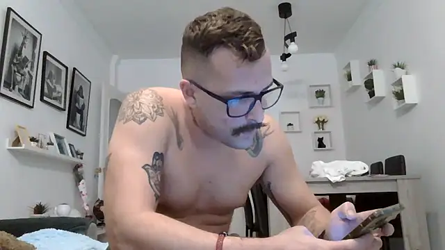Snapshot of yanick931 chatting on 18, 5, 2026 yanick931 online show from 18, 5, 2026