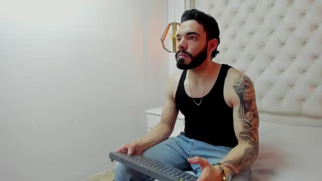 JEAN LEWIS2 online show from 4, 5, 2026