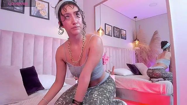 Snapshot of karoline_lux chatting on 19, 3, 2026 karoline lux online show from 19, 3, 2026