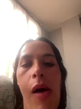 leila moretti online show from 27, 4, 2026