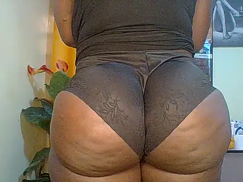 PantiesQueenOfAsses001 online show from 14, 5, 2026