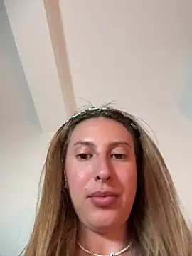 Snapshot of EvaRyen_ chatting on 3, 6, 2026 EvaRyen online show from 3, 6, 2026