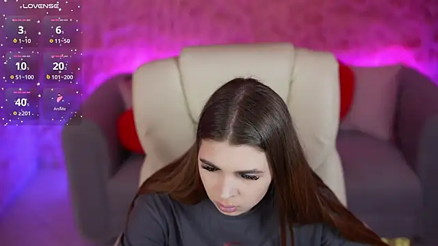 Snapshot of EmberCutee chatting on 13, 3, 2026 EmberCutee online show from 13, 3, 2026