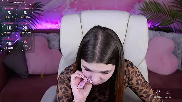 Snapshot of EmberCutee chatting on 22, 3, 2026 EmberCutee online show from 22, 3, 2026