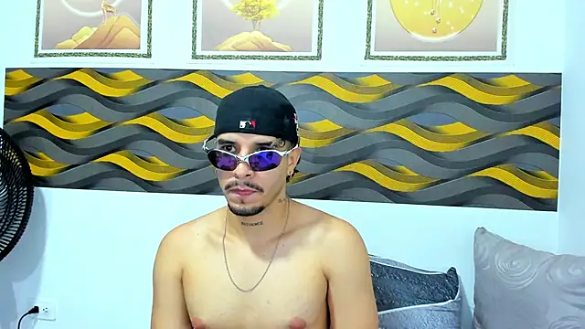 Leon Hotx online show from 1, 4, 2026