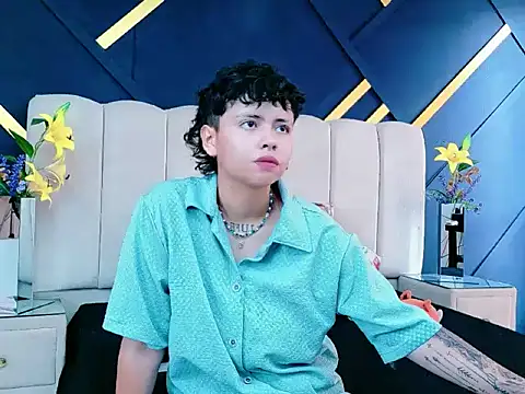 NikiEvanz online show from 7, 5, 2026