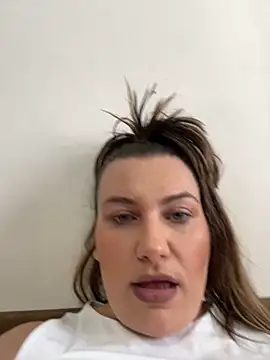 Snapshot of SweetCurvess chatting on 15, 3, 2026 SweetCurvess online show from 15, 3, 2026